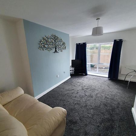Quiet 2 Bedroom Flat In Darlington With Free Parking, Wi-Fi And More Buitenkant foto