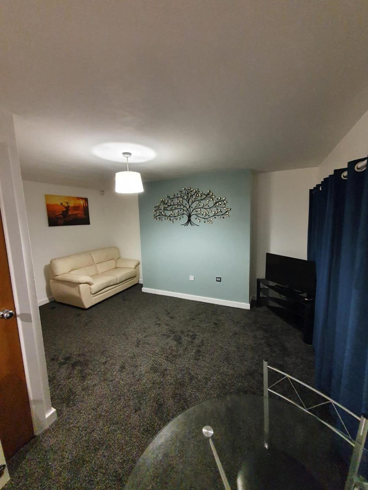 Quiet 2 Bedroom Flat In Darlington With Free Parking, Wi-Fi And More Buitenkant foto